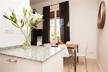 ברצלונה Ramblas Deluxe Apartments ספרד