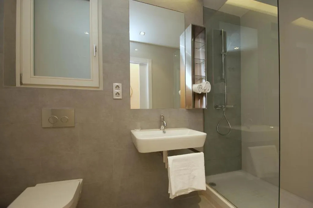ברצלונה Ramblas Deluxe Apartments