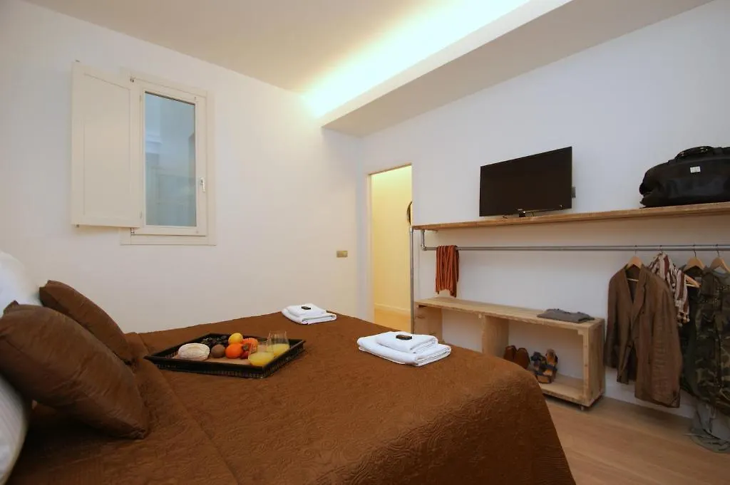 ברצלונה Ramblas Deluxe Apartments