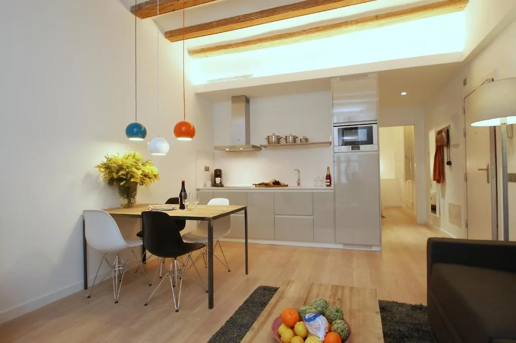 ברצלונה Ramblas Deluxe Apartments