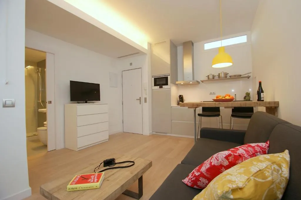 ברצלונה Ramblas Deluxe Apartments