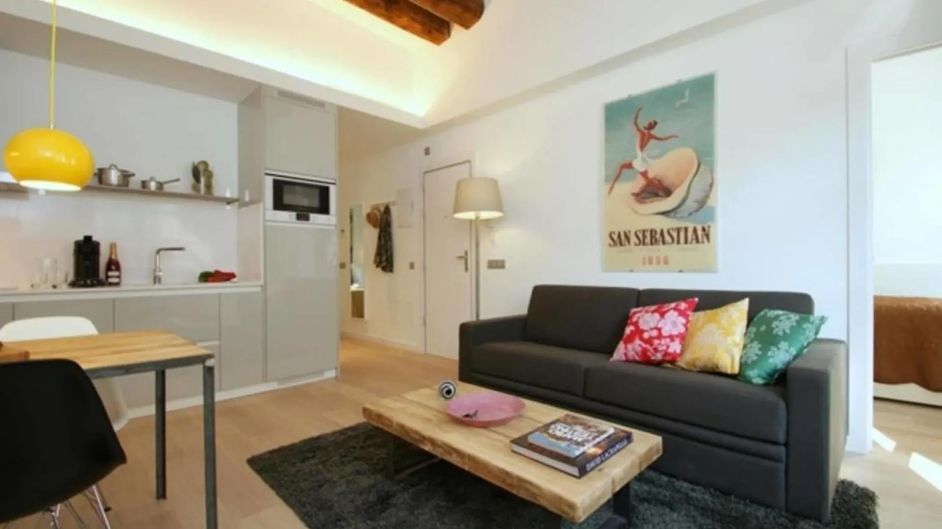 ברצלונה Ramblas Deluxe Apartments